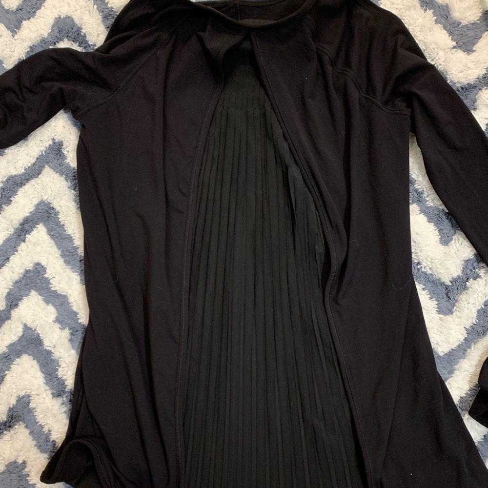 Lululemon making waves long sleeve
